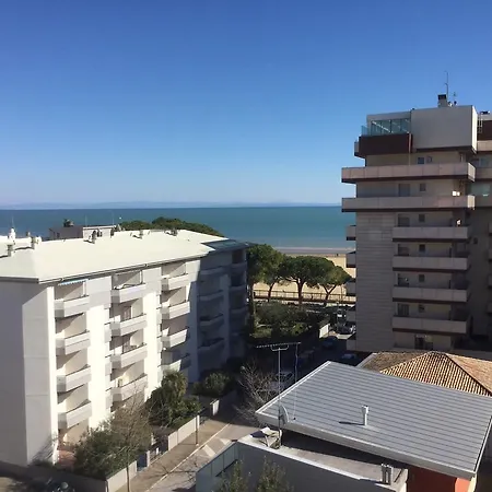Signora Ruth - Sabbiadoro Residence Lignano Lignano Sabbiadoro